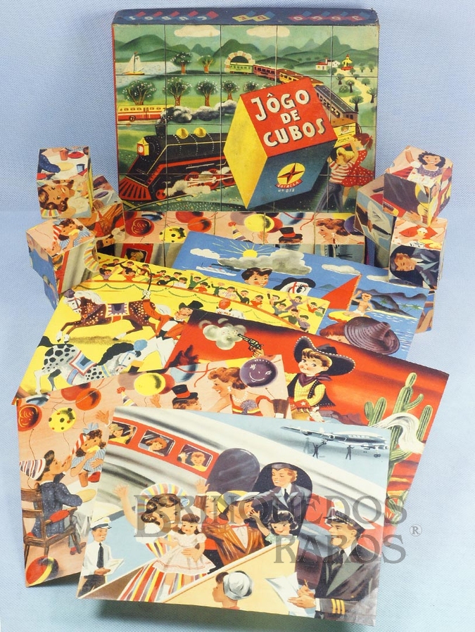 Brinquedo antigo Jogo de Cubos com 20 cubos de madeira revestidos de papel e 6 Folhetos com Cenas infantis Praia Cowboy Circo Aniversário Viagem e Trem Ano 1957