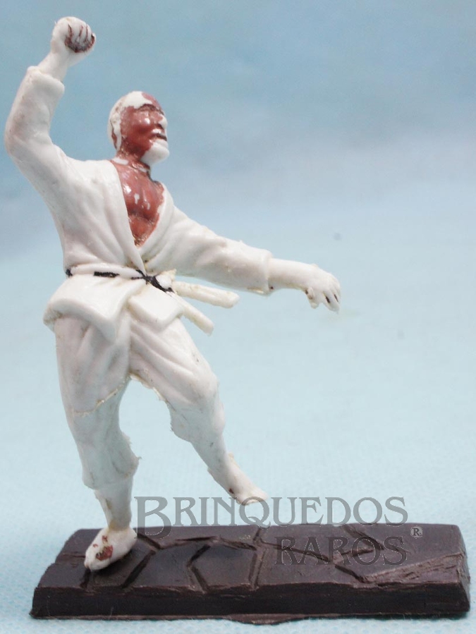 Brinquedo antigo Kung Fu de Kimono 1ª Série base removível Coleção Miguel Cerrato Década de 1970
