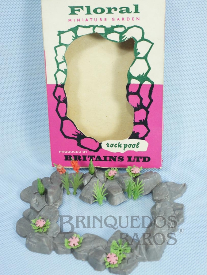 Brinquedo antigo Lago de pedras Rock Pool Série Floral Miniature Garden Década de 1960