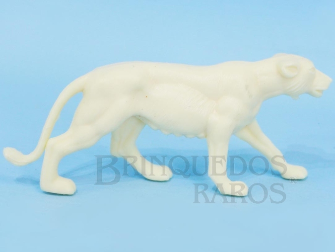 Brinquedo antigo Leoa de plástico branco Série Zoológico Década de 1970