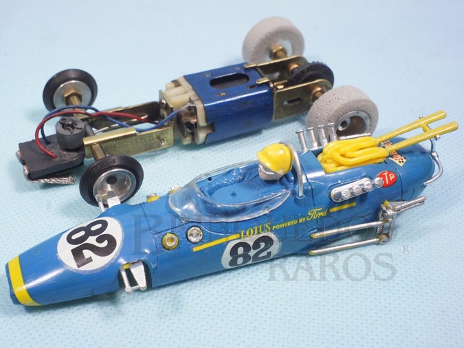 Brinquedo antigo Lotus 38 Fórmula 1 Azul 100% original Chassi de latão Ano 1968