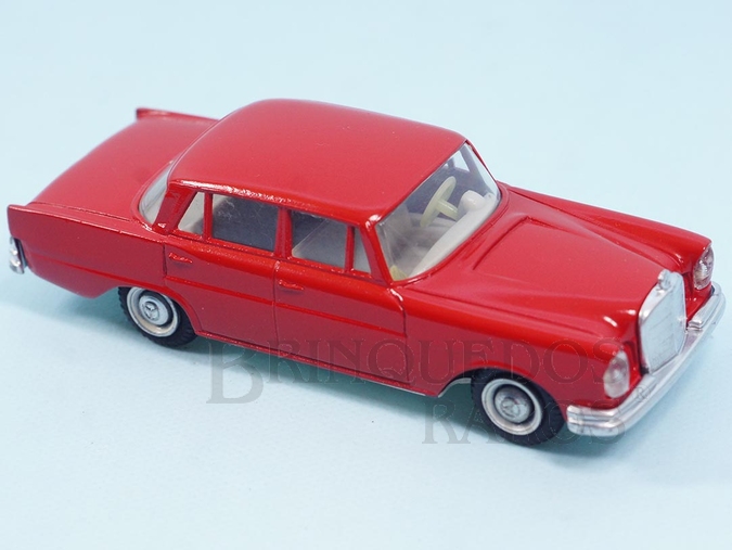Brinquedo antigo Mercedes Benz 220 SE Década de 1960