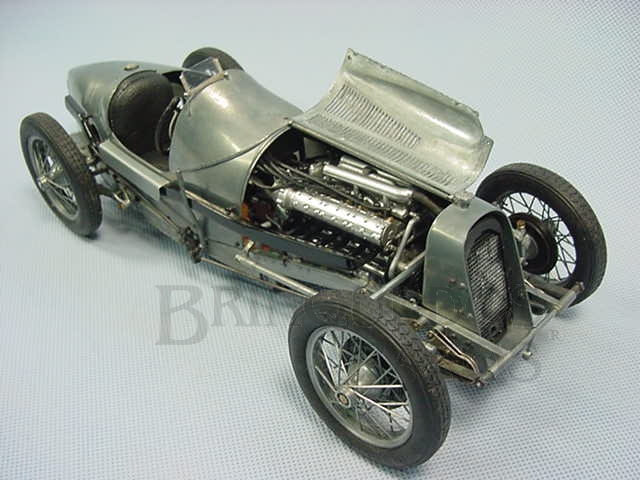 Brinquedo antigo Miniatura estática na Escala 1:12 do Carro Fiat Grand Prix ano 1927 Vendido na forma de Kit para montar todo em metal com 31,00 cm de comprimento quando montado Produzido pela Fábrica Protar na Itália Década de 1990