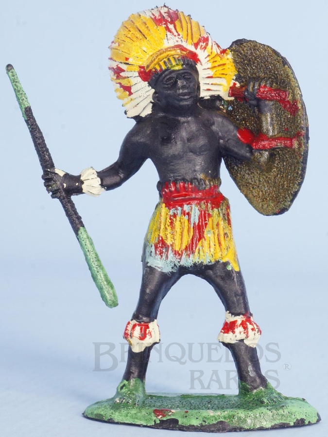 Brinquedo antigo Nativo com Lança e Escudo Série África Misteriosa Década de 1970