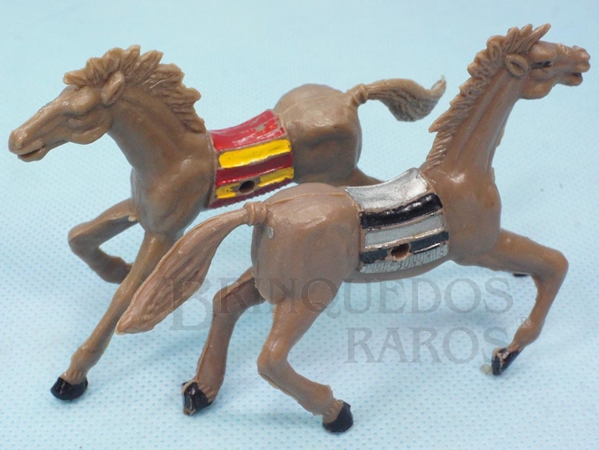 Brinquedo antigo Par de Cavalos índio marrons com furo lateral para Carroças