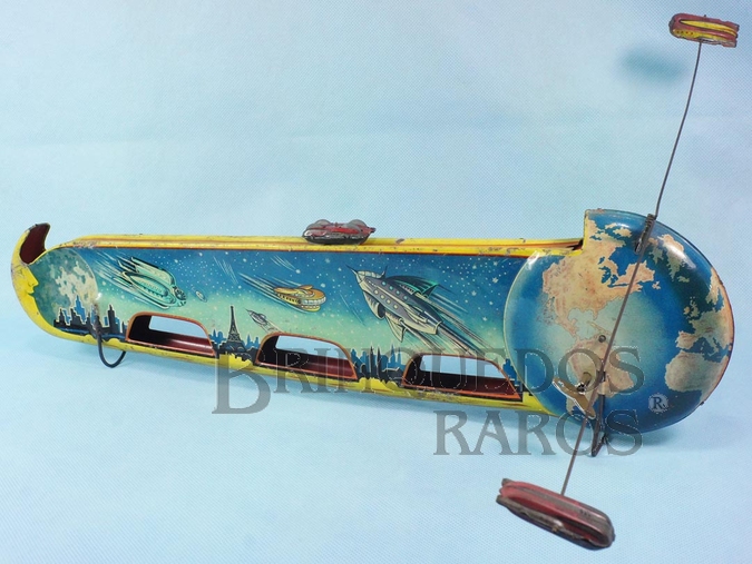 Brinquedo antigo Pista Espacial Terra Luna Viagem da Terra à Lua Voyage To The Moon 49,00 cm de comprimento com 2 naves espaciais Ano 1951 Importada e distribuída pela Estrela Catálogo 1953