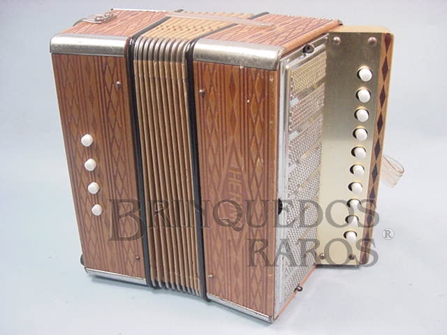 Brinquedo antigo Sanfona com 20,00 cm de altura em madeira trabalhada e acabamento em metal Acordeon Década de 1950