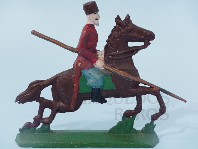 Brinquedo antigo Soldado a cavalo com lança 5,5 cm de altura Semi - Flat forma Schneider