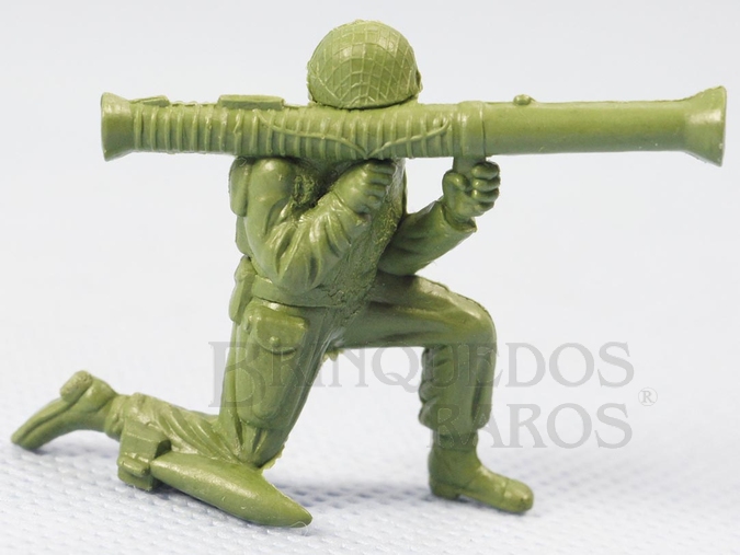 Brinquedo antigo Soldado ajoelhado com Bazuca fabricado pela MPC americana Figura Matriz do Soldado Toddy numero 1