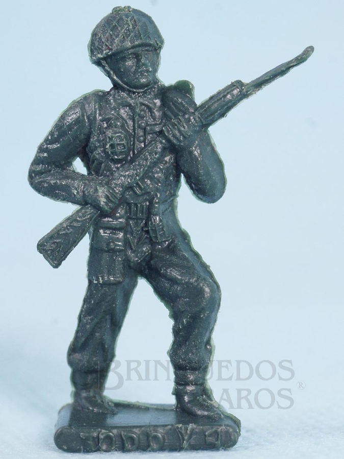 Brinquedo antigo Soldado Toddy avançando com Fuzil Numerado 4