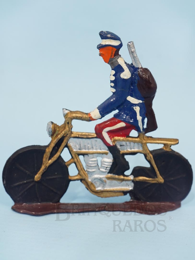 Brinquedo antigo Soldado com Motocicleta 5,00 cm de altura Semi - Flat forma Schneider