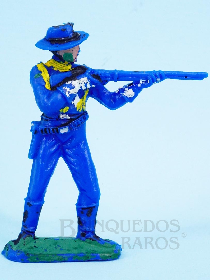 Brinquedo antigo Soldado da Sétima Cavalaria de pé atirando com rifle