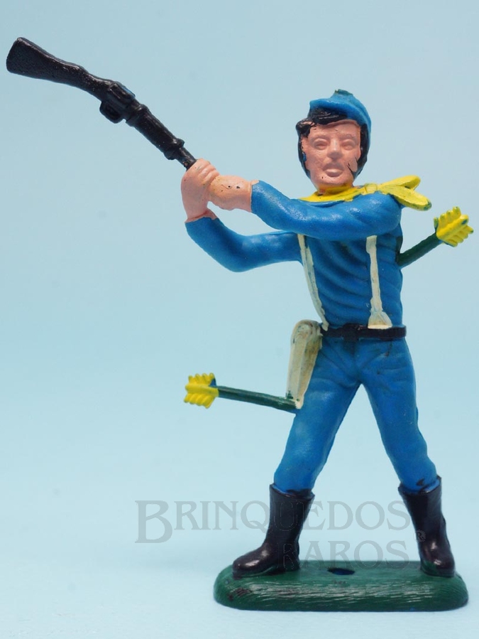 Brinquedo antigo Soldado da Sétima Cavalaria lutando com rifle Série Atlantic Ano 1986