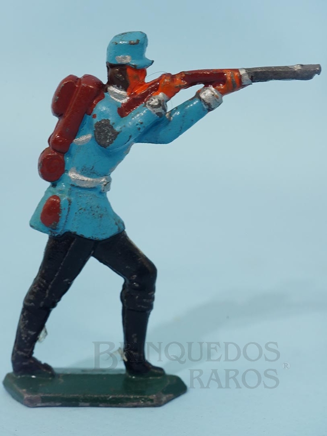 Brinquedo antigo Soldado de pé atirando com Fuzil 5,0 cm de altura Uniforme azul e preto Semi-Flat forma Schneider