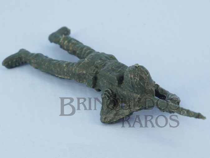 Brinquedo antigo Soldado deitado atirando com fuzil Brinde Toddy numerado 5 Década de 1960