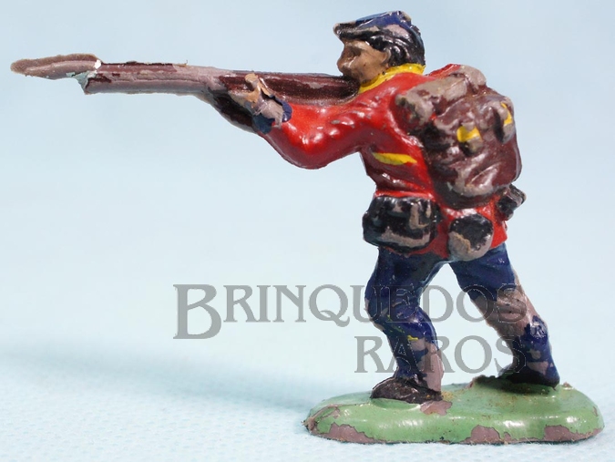 Brinquedo antigo Soldado do Exército Paraguaio atirando com fuzil Batalha do Tuiutí Década de 1960