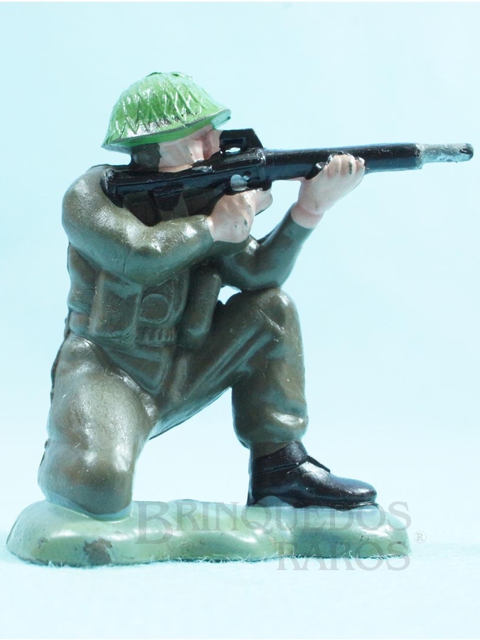 Brinquedo antigo Soldado inglês ajoelhado atirando com fuzil Figura matriz do soldado Toddy numero 11