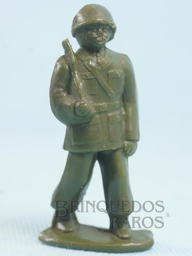 Brinquedo antigo Soldado marchando com Fuzil 8,00 cm de altura Década de 1970