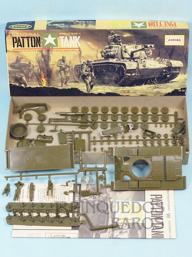 Brinquedo antigo Tanque de Guerra General Patton Tank caixa assinada Arte de John Steel Ano 1963