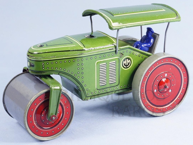 Brinquedo antigo Trator Rolo Compactador com 21,00 cm de comprimento Movimento de vai e vem Apresenta na frente o logotipo da Fábrica Alemã Tippco Década de 1960