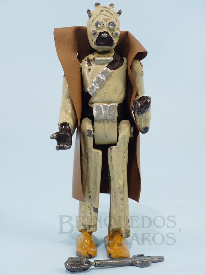 Brinquedo antigo Tusken Raider com 10,00 cm de altura Completo com capa e arma Série Aventura na Galáxia Guerra nas Estrelas Star Wars Ano 1983