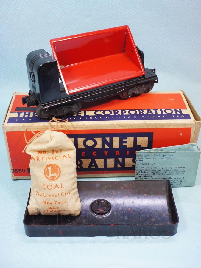 Brinquedo antigo Vagão operacional de carvão 3559 Dump Car completo com Carvão plástico 207 Artificial Coal e Bandeja 160 Unloader Bin de baquelite marmorizado Ano 1946 