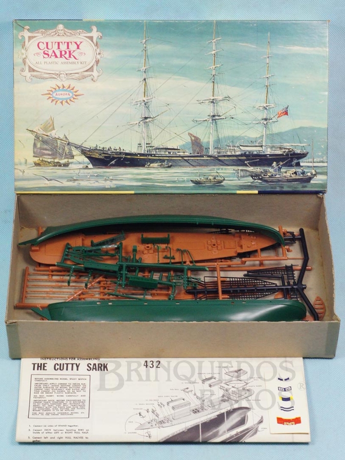 Brinquedo antigo Veleiro Cutty Sark com 33,00 cm de comprimento Caixa dura Década de 1960