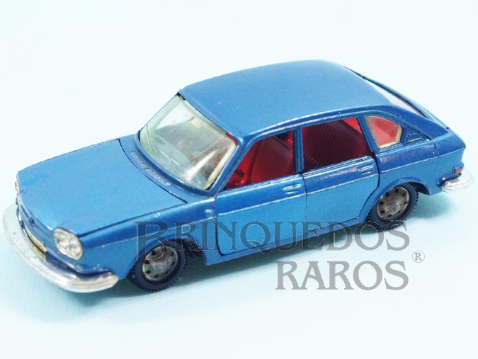 Brinquedo antigo Volkswagen 411 azul metálico Década de 1970