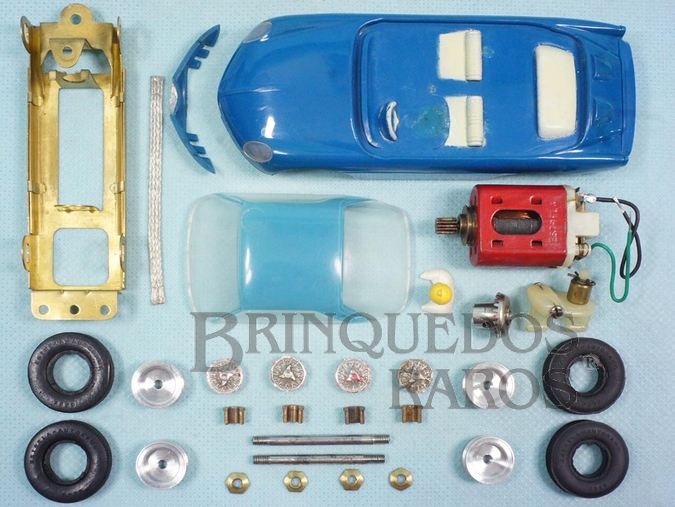 Brinquedo antigo Willys Interlagos Berlineta azul Chassi de latão Versão Kit para montar Ano 1968